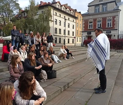 211