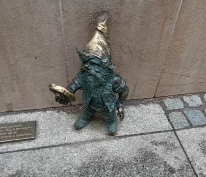 844