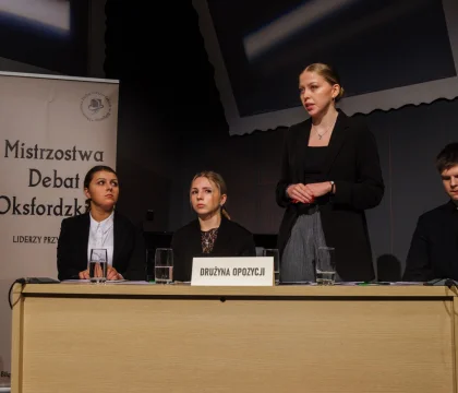 13Debata_1