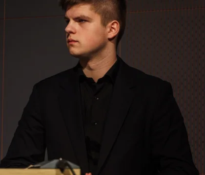 33Debata_1